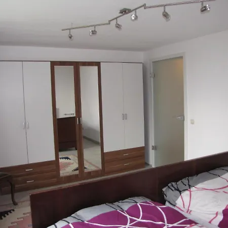 Haus Biengarten Apartamento *