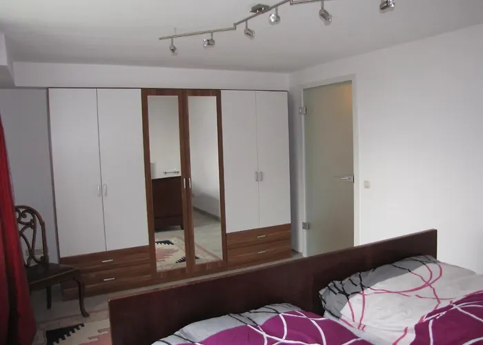 Haus Biengarten 公寓 *